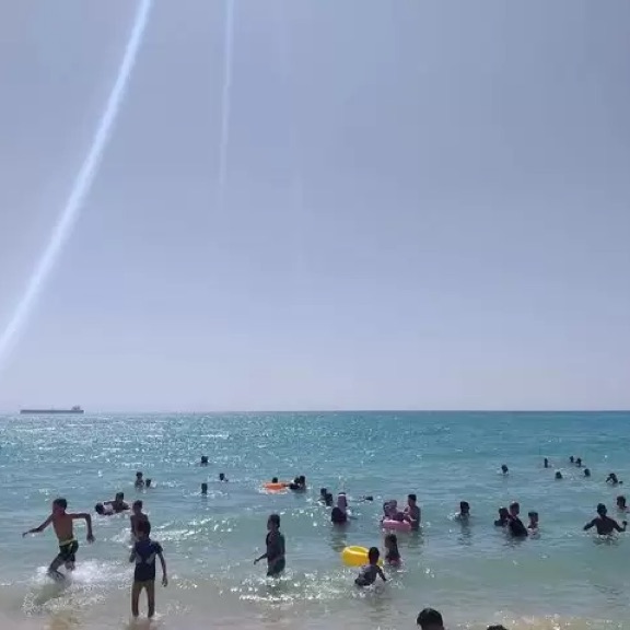 Dar Firdaws Internat Le Caire, sortie à la mer Ayn Sukhna. Dar Firdaws Internat Le Caire, sortie à la mer Ayn Sukhna.