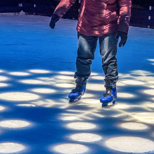 L'internat Dar Firdaws au Caire organise des sorties à la patinoire L'internat Dar Firdaws au Caire organise des sorties à la patinoire
